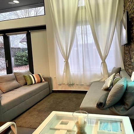 Pepino, Holiday House With A Garden Villa Vrhnika Luaran gambar